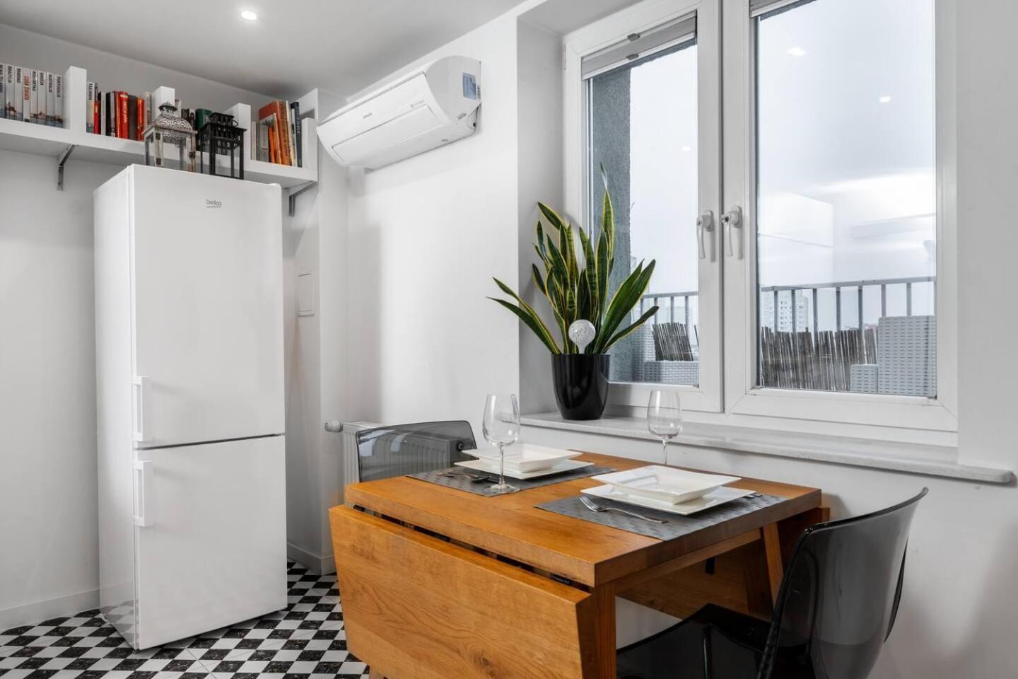 Apartament The Checkmate Metro Plocka *